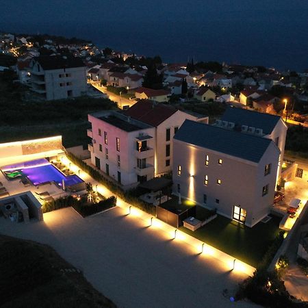 Grey House Apartment Bol Bagian luar foto
