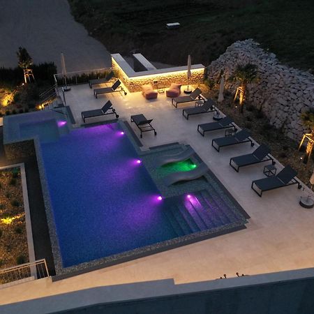Grey House Apartment Bol Bagian luar foto