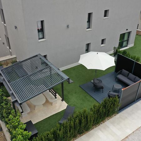 Grey House Apartment Bol Bagian luar foto