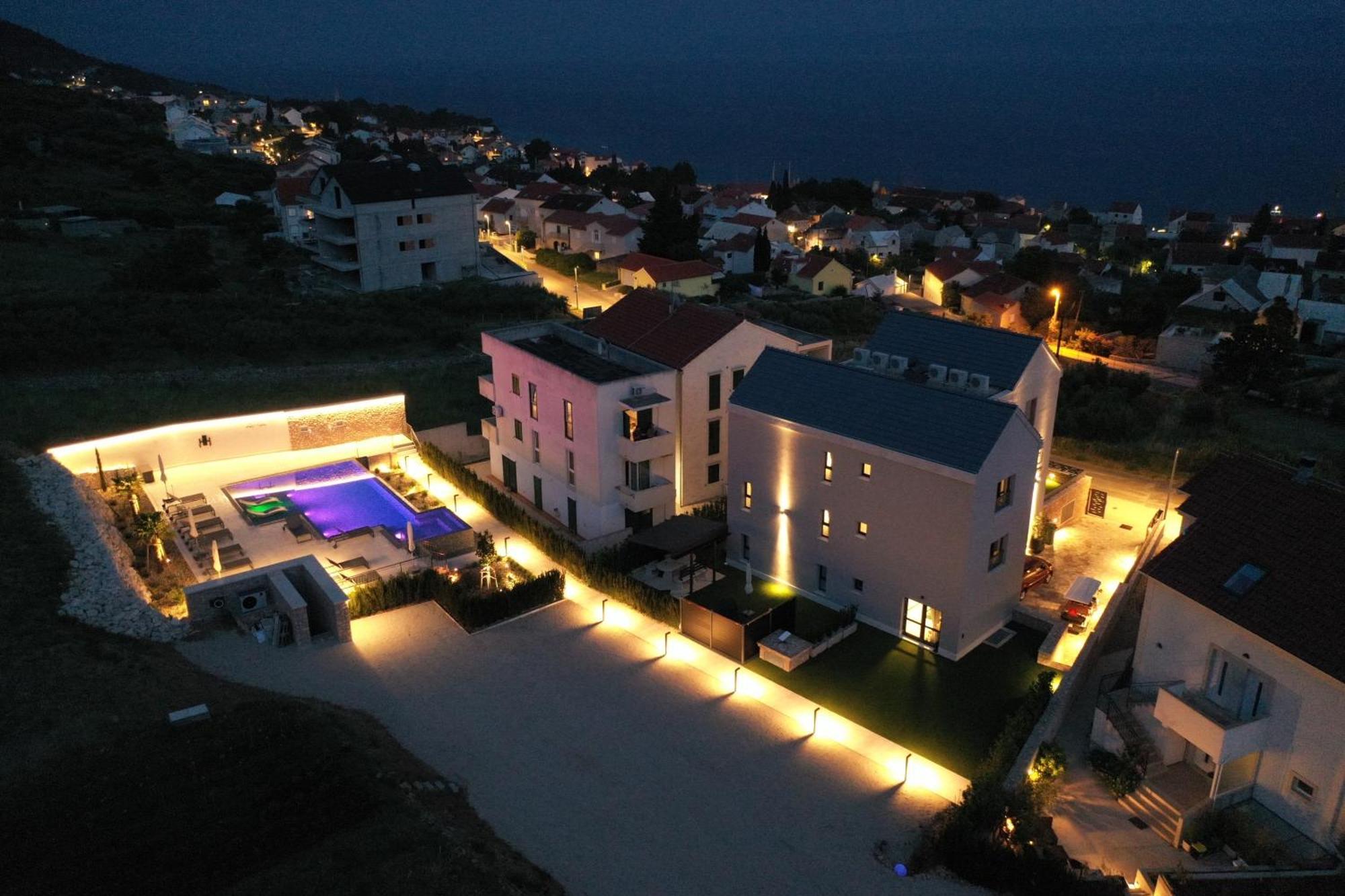 Grey House Apartment Bol Bagian luar foto
