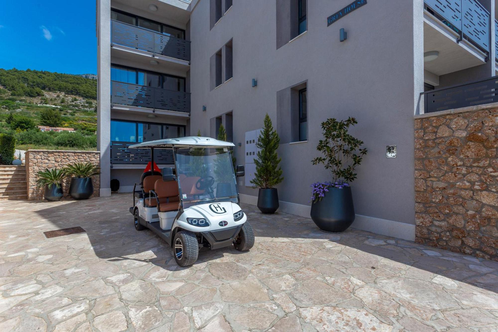 Grey House Apartment Bol Bagian luar foto