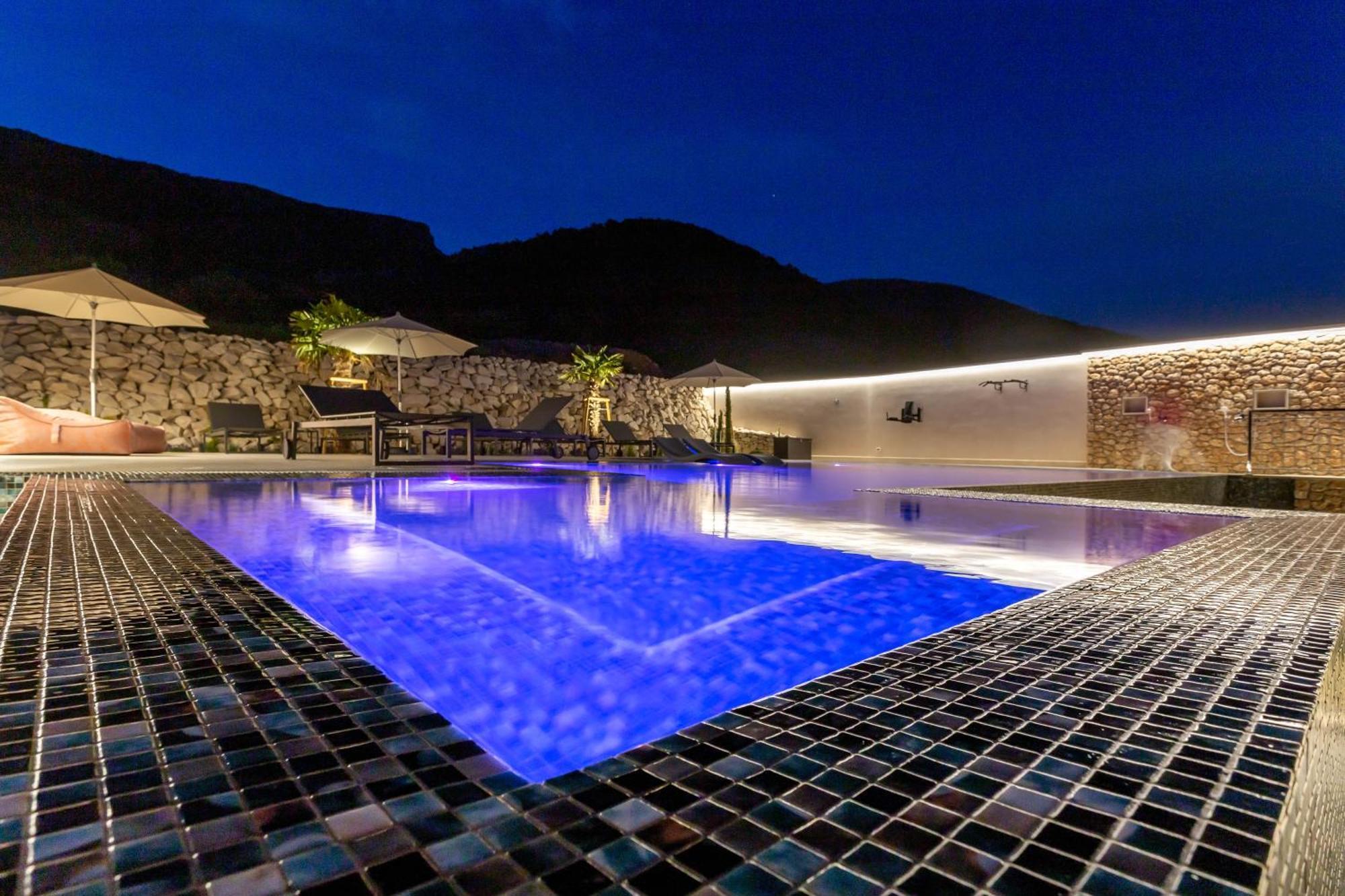 Grey House Apartment Bol Bagian luar foto